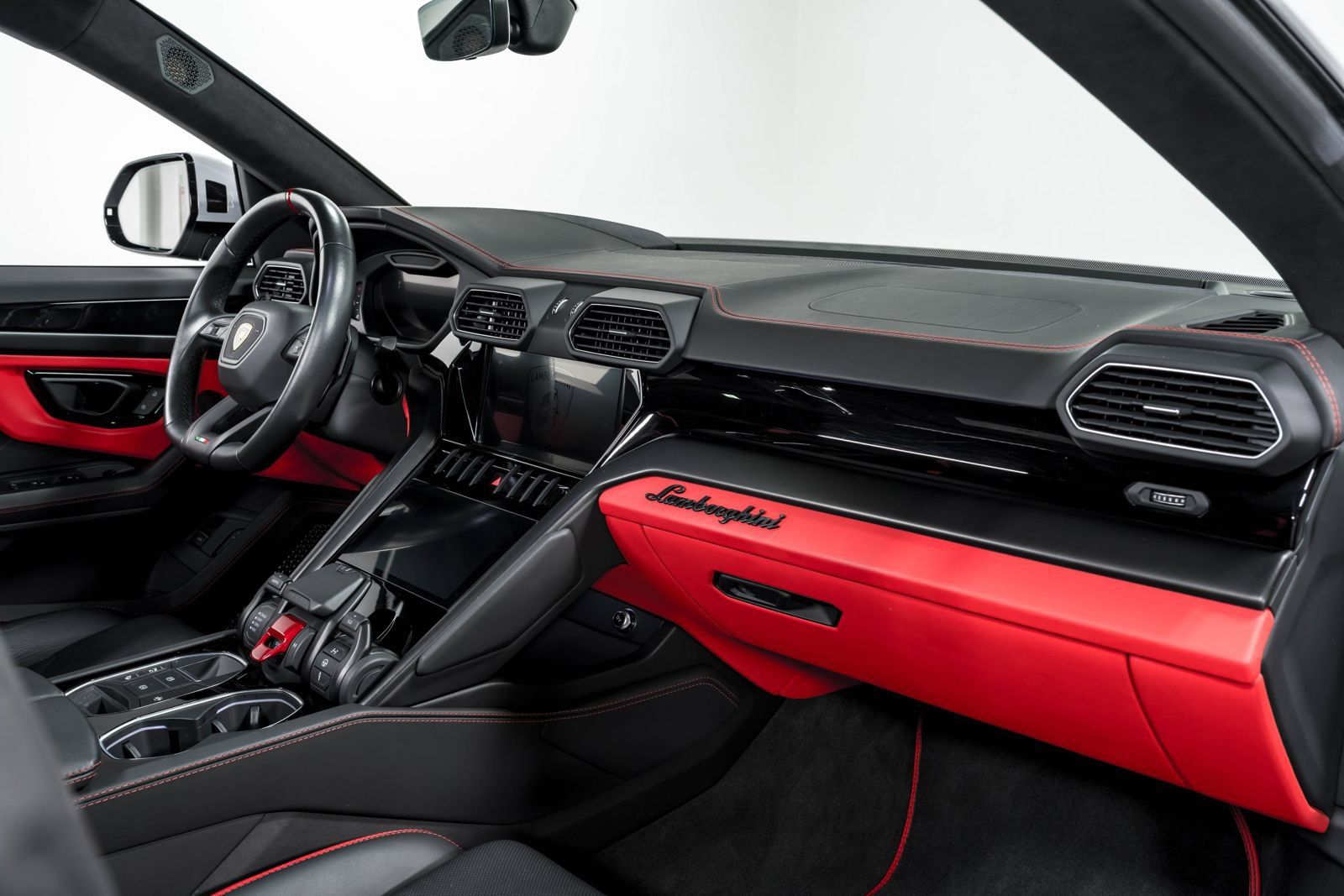 Used 2023 Lamborghini Urus S AWD/4WD image 40