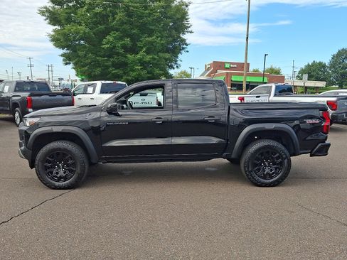 Used 2024 Chevrolet Colorado Trail Boss w/ Advanced Trailering Package AWD/4WD image 7