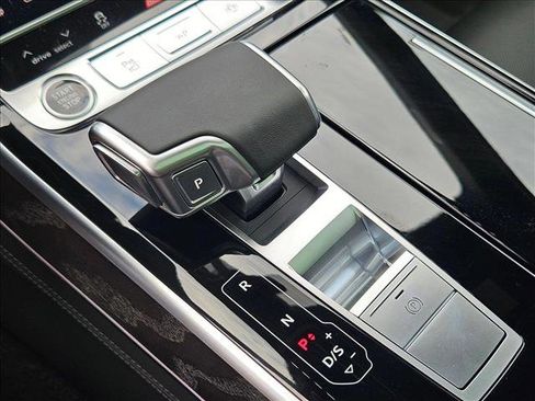 New 2025 Audi A8 L 3.0T AWD/4WD image 10