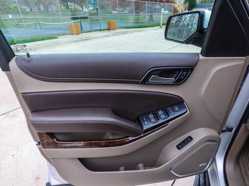 Used 2019 Chevrolet Tahoe LT image 39
