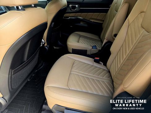 Certified 2025 Kia Sorento SX Prestige w/ Olive Brown Leather Package AWD/4WD image 24