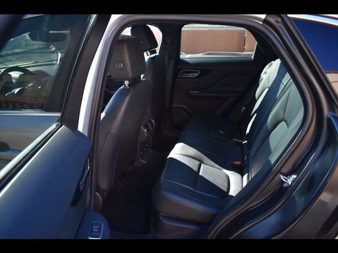 Used 2019 Jaguar F-PACE Premium image 19