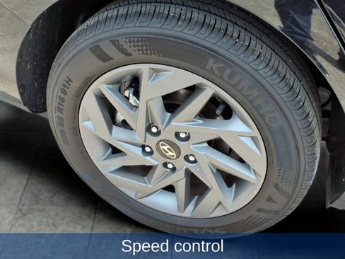 Used 2025 Hyundai Elantra Hybrid FWD image 10