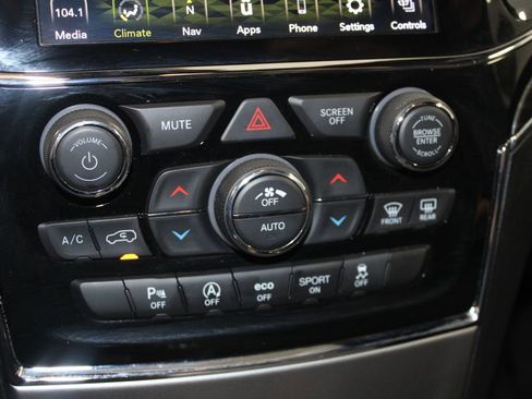 Used 2021 Jeep Grand Cherokee Limited w/ Trailer Tow Group IV image 46