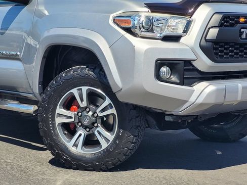 Used 2016 Toyota Tacoma TRD Sport RWD image 9
