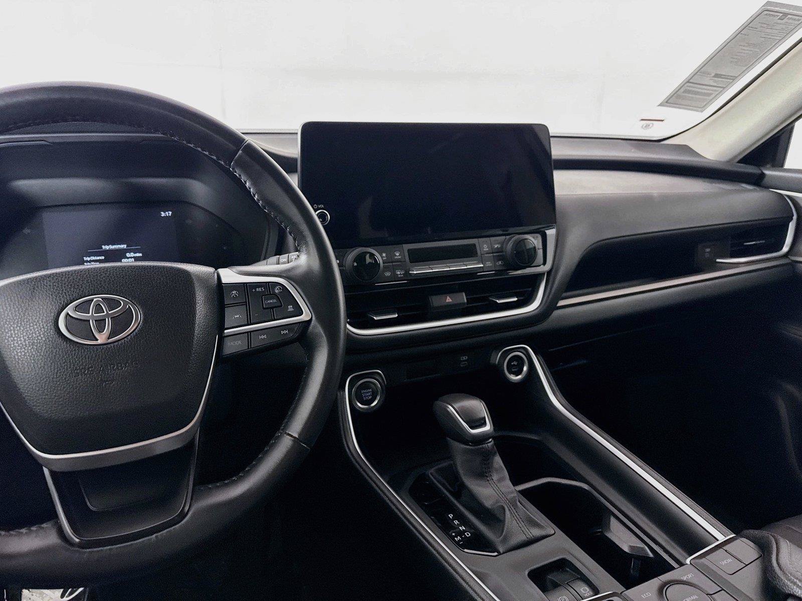 Certified 2025 Toyota Grand Highlander FWD image 30