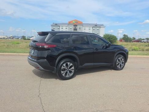 Used 2023 Nissan Rogue SV FWD image 6