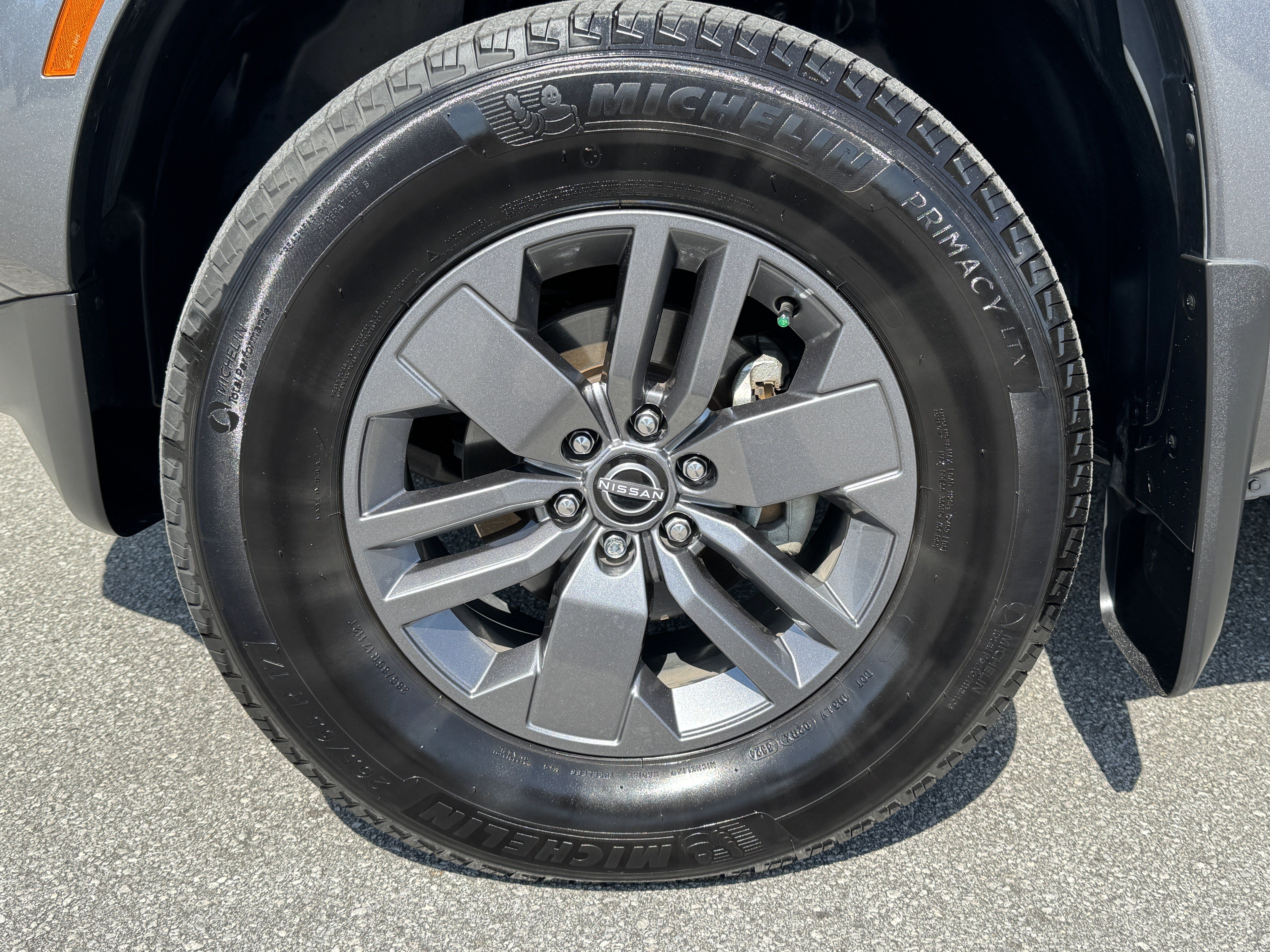 Used 2025 Nissan Frontier SV w/ SV Convenience Package AWD/4WD image 11