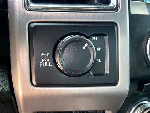 Used 2017 Ford F250 Platinum w/ Platinum Ultimate Package AWD/4WD image 31