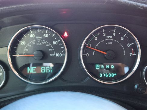 Used 2016 Jeep Wrangler Unlimited Rubicon w/ Connectivity Group image 21