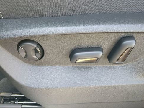 New 2026 Volkswagen Atlas SE image 21