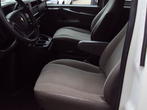 Used 2014 Chevrolet Express 1500 LT w/ LT Preferred Equipment Group image 18