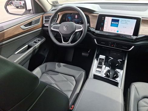 Certified 2026 Volkswagen Atlas SE w/ Panoramic Sunroof Package AWD/4WD image 14