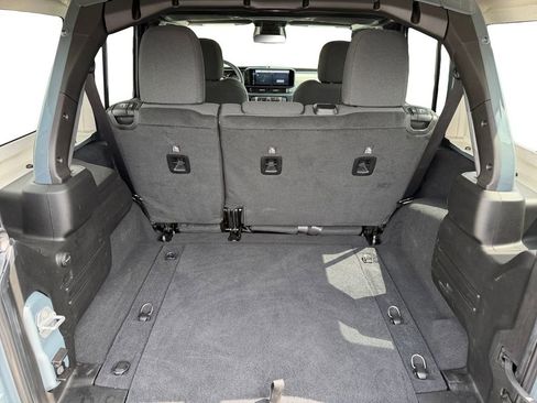 Used 2026 Jeep Wrangler Unlimited Sahara AWD/4WD image 28