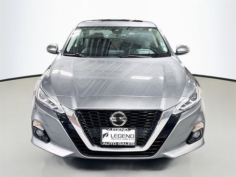 Used 2019 Nissan Altima 2.5 SV image 2