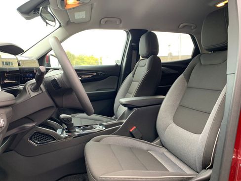 Used 2025 Chevrolet TrailBlazer LT image 24