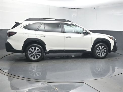 Certified 2025 Subaru Outback Premium w/ Popular Package #1A image 8