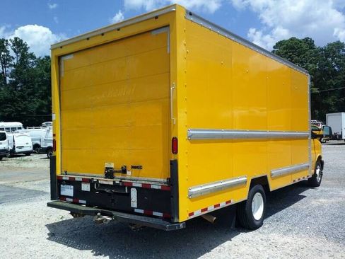 Used 2021 GMC Savana 3500 Extended w/ Power Convenience Package image 6