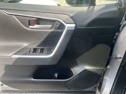 Used 2023 Toyota RAV4 XSE AWD/4WD image 12