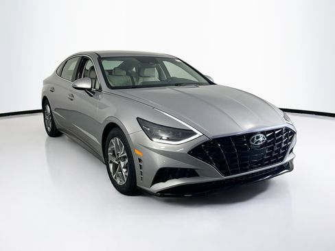 Used 2023 Hyundai Sonata SEL FWD image 3