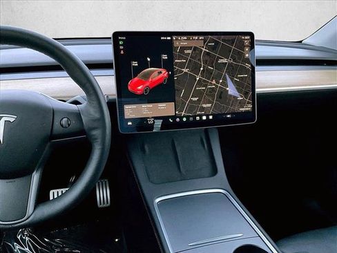 Used 2022 Tesla Model Y Performance image 8