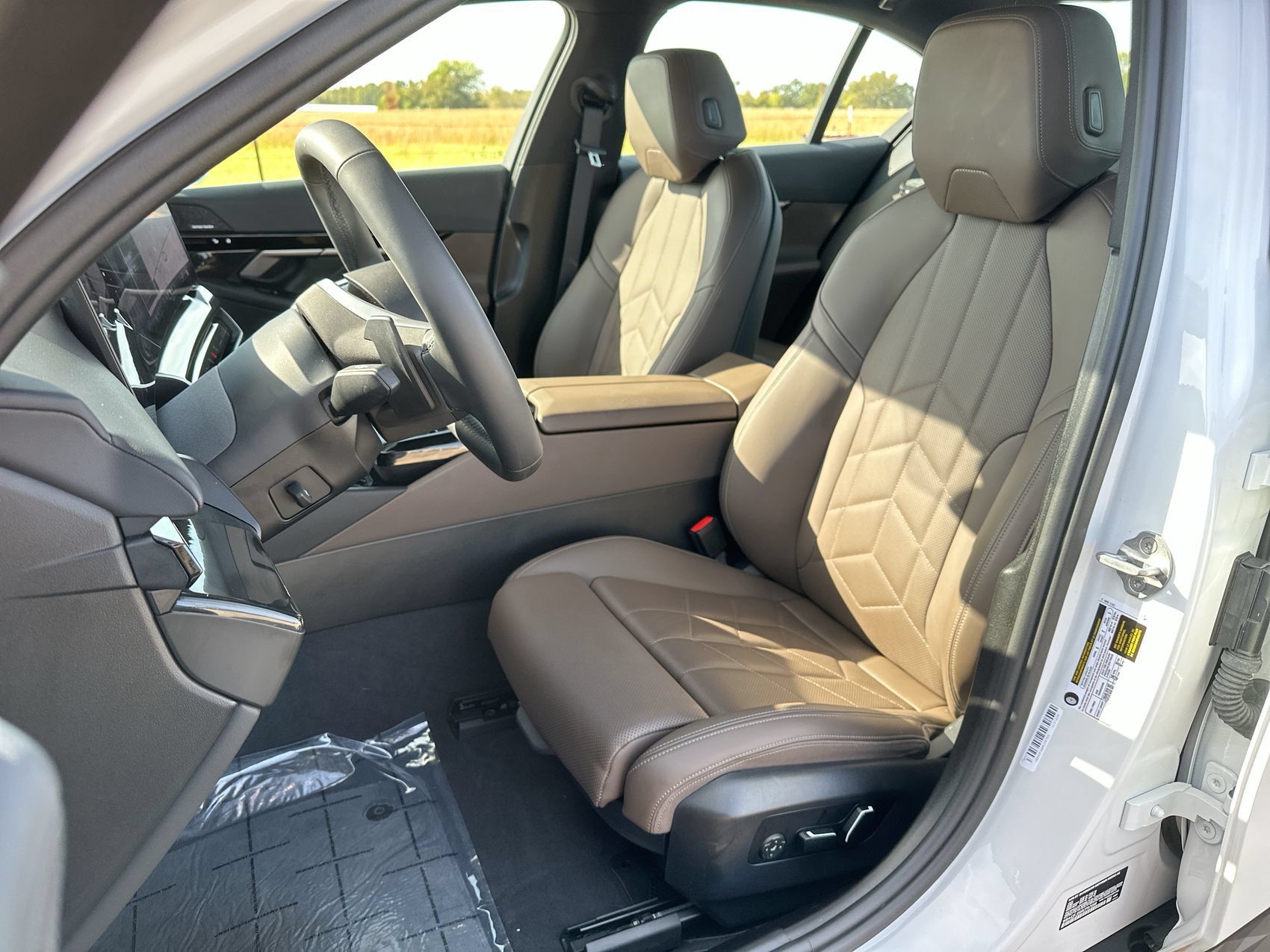 Used 2024 BMW 530i w/ Convenience Package RWD image 11
