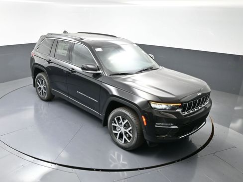 New 2025 Jeep Grand Cherokee Limited w/ Trailer Tow Package image 42
