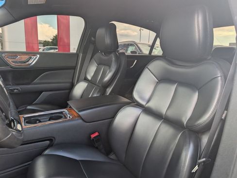 Used 2020 Lincoln Continental FWD image 8