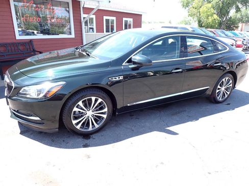 Used 2017 Buick LaCrosse Essence FWD image 3