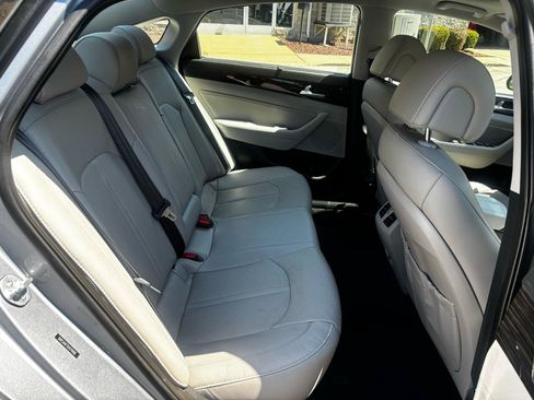 Used 2016 Hyundai Sonata Limited w/ Option Group 04 FWD image 22