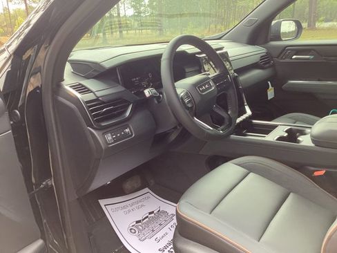 New 2026 GMC Acadia AT4 w/ Luxury Package image 15