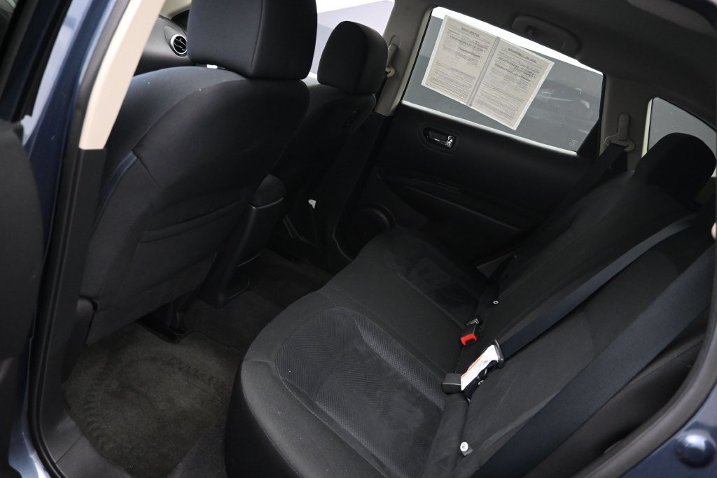Used 2015 Nissan Rogue S w/ Convenience Package FWD image 17