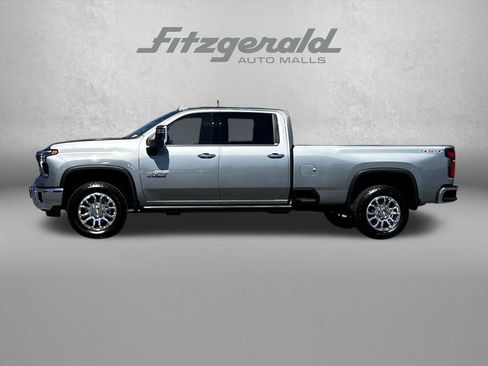 Used 2025 Chevrolet Silverado 3500 LTZ w/ LTZ Premium Texas Edition AWD/4WD image 4