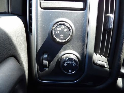 Used 2015 Chevrolet Silverado 1500 LT image 19