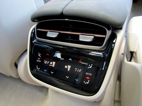 Used 2023 Mercedes-Benz EQS 450+ 4MATIC Sedan image 33