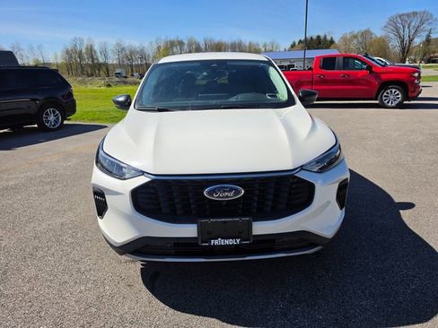 Used 2023 Ford Escape Active w/ Tech Pack #2 AWD/4WD image 3