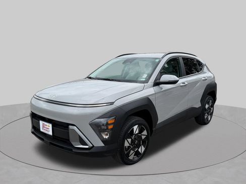 Used 2025 Hyundai Kona SEL AWD/4WD image 2