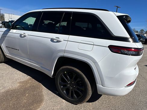 New 2026 Jeep Grand Cherokee Limited Reserve image 10