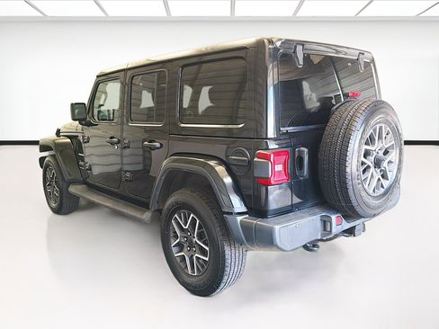 Used 2024 Jeep Wrangler Unlimited Sahara AWD/4WD image 6
