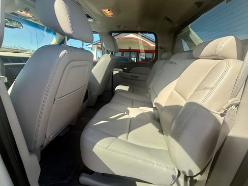 Used 2013 Chevrolet Avalanche LTZ AWD/4WD image 10