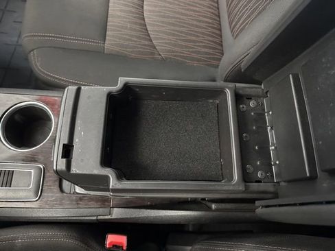 Used 2015 Chevrolet Traverse LT image 45