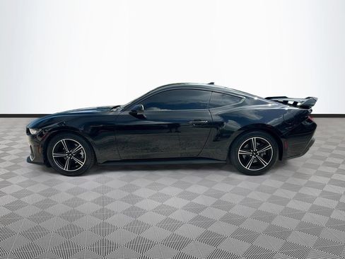Used 2024 Ford Mustang Coupe RWD image 4