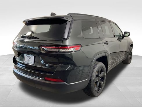 Used 2023 Jeep Grand Cherokee L Limited w/ Black Appearance Package AWD/4WD image 9