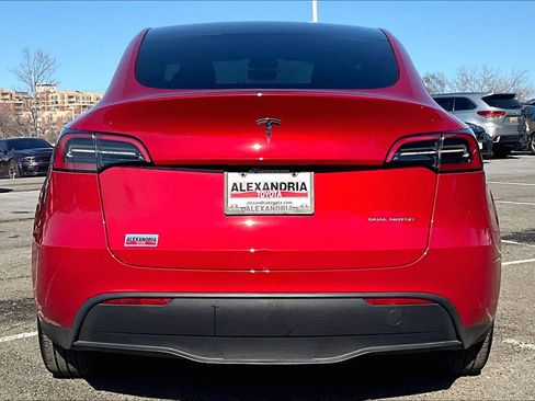 Used 2023 Tesla Model Y Long Range image 4