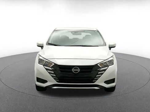 Used 2025 Nissan Versa SV FWD image 2