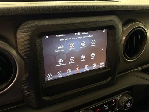 Used 2021 Jeep Gladiator Sport AWD/4WD image 24