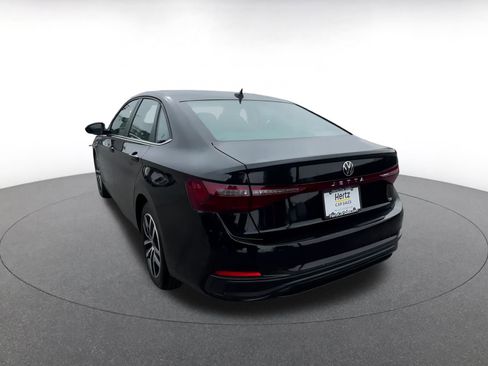 Used 2025 Volkswagen Jetta SE image 11