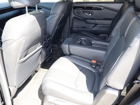 Used 2025 Honda Pilot EX-L image 5