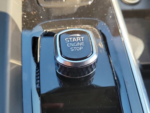 Certified 2025 Volvo XC60 B5 Plus w/ Climate Package image 24