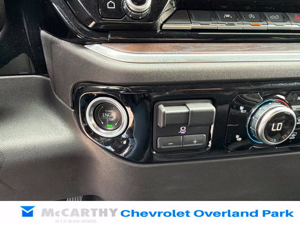 Used 2025 GMC Sierra 1500 SLT AWD/4WD image 32